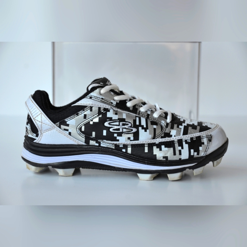 Boombah Viceroy Molded Camo V2 Kids size 4.5